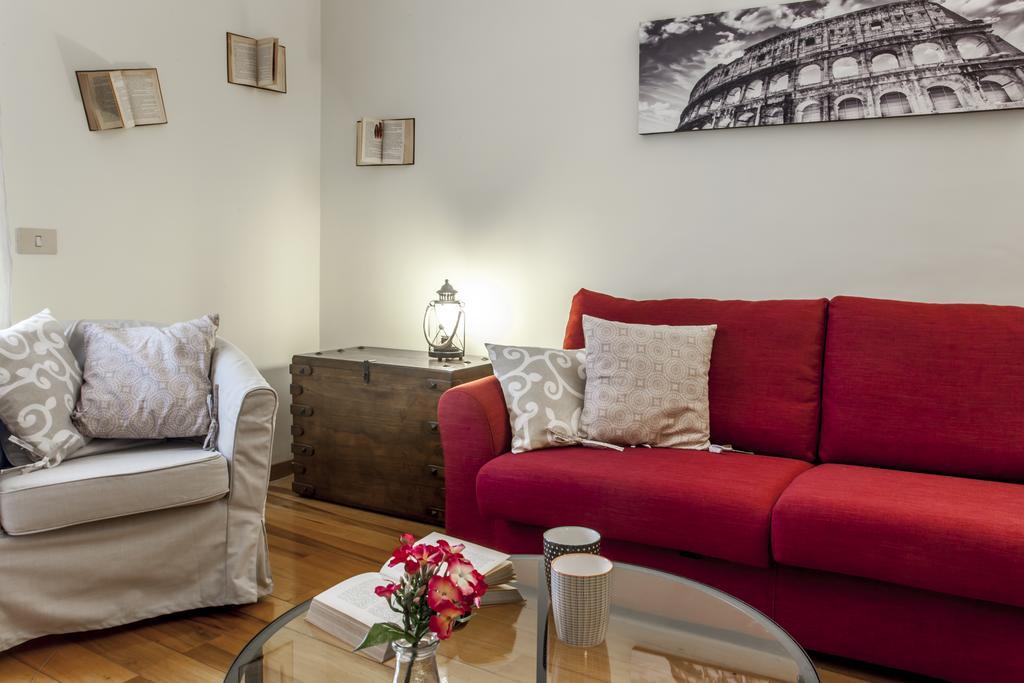 Apartment Domus Colosseum Rome