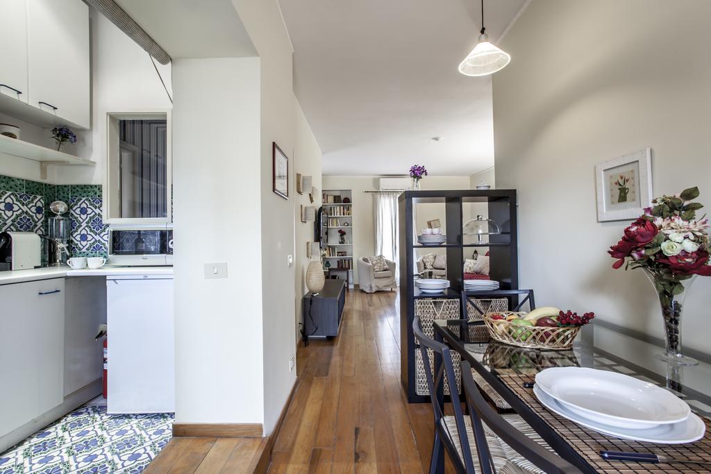 Apartment Domus Colosseum Rome
